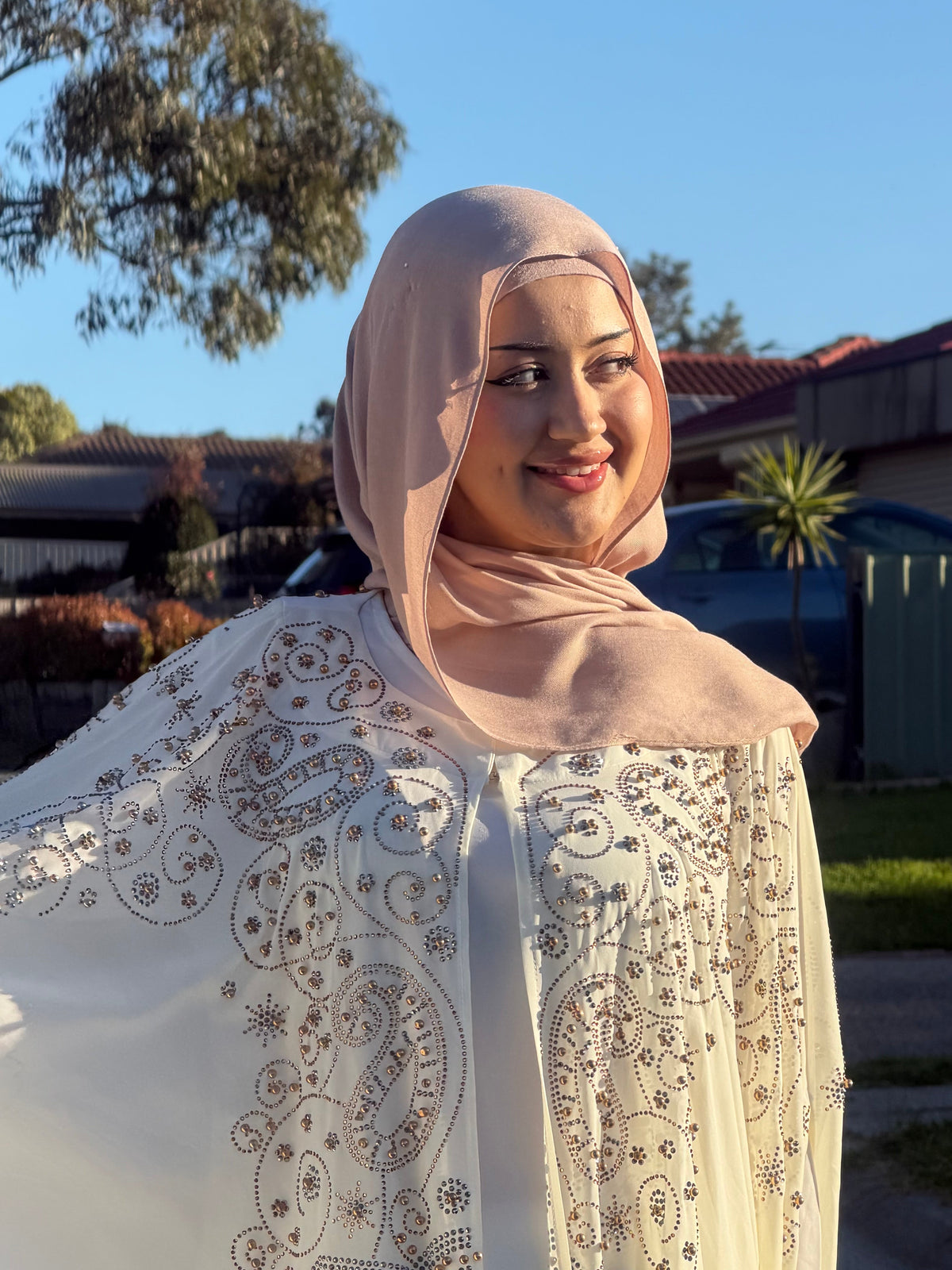 Ivory Embellished Cape
Kaftan