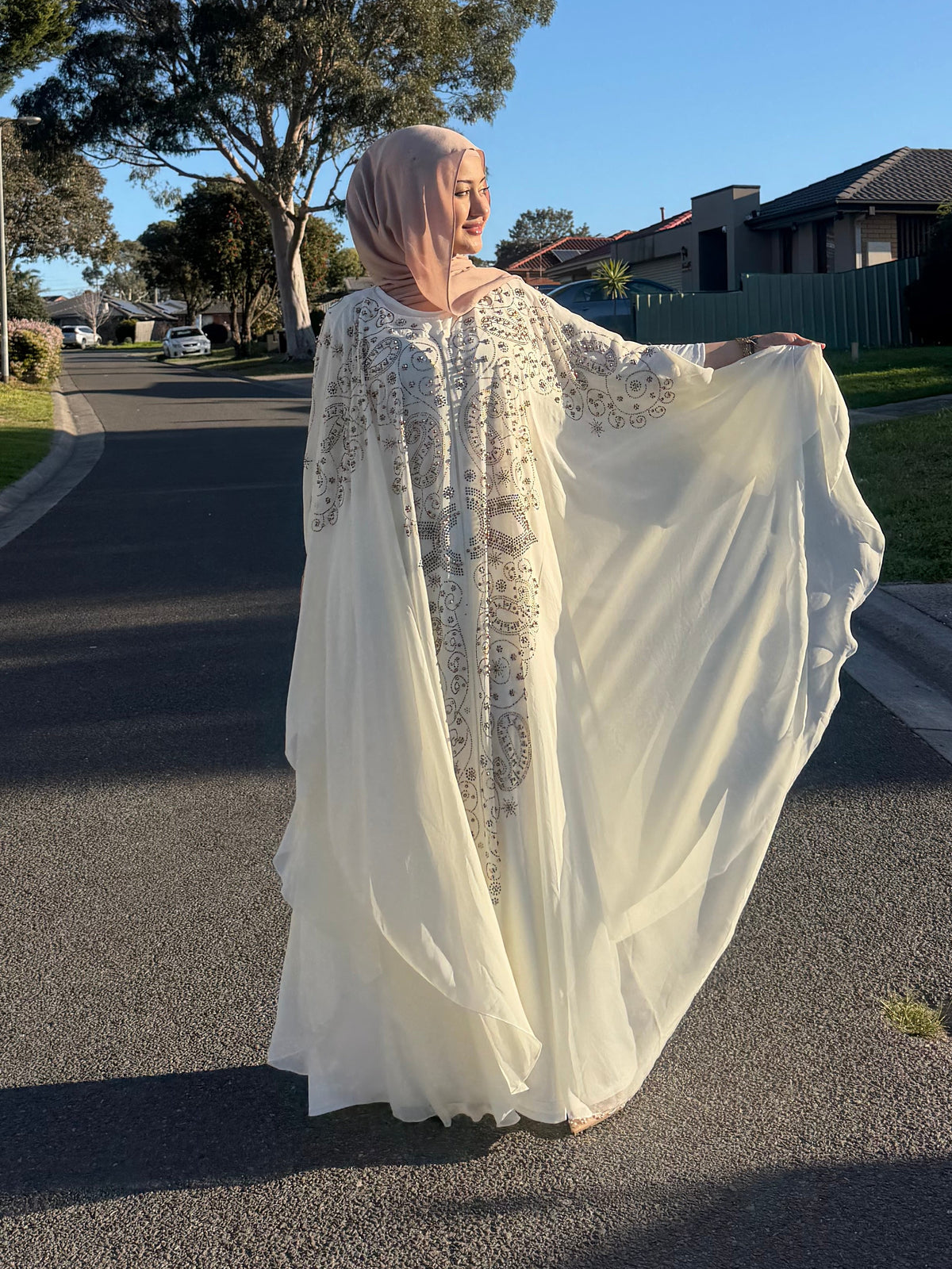Ivory Embellished Cape
Kaftan